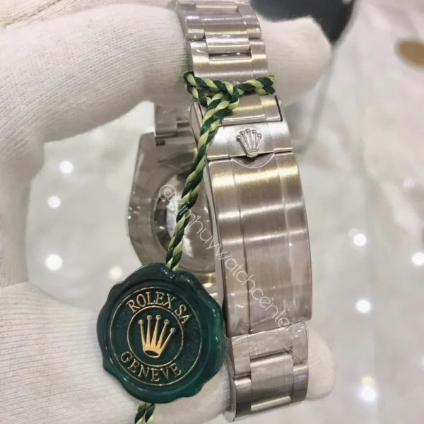 Rolex SUBMARINER HULK Green Dial Ceramic Bezel Stainless Steel Oyster Bracelet - Image 2