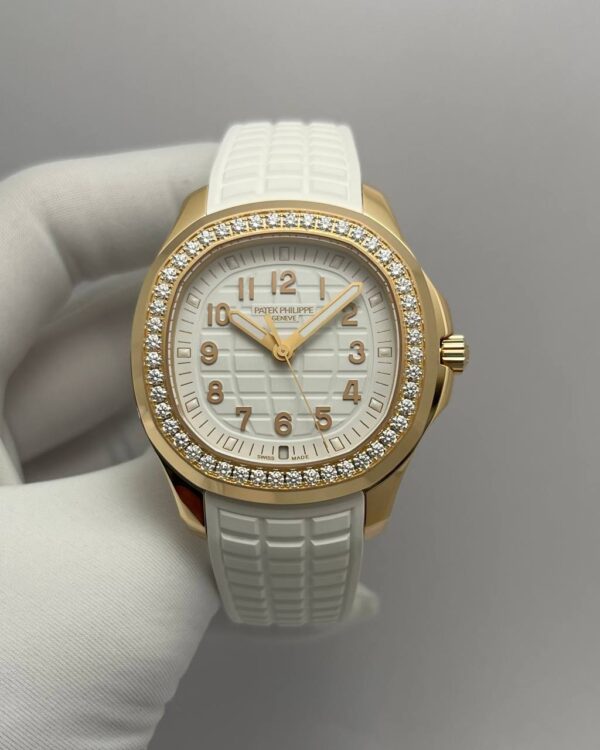Patek Philippe Aquanaut Luce Travel 5269200R Rose Gold Diamond - Image 2