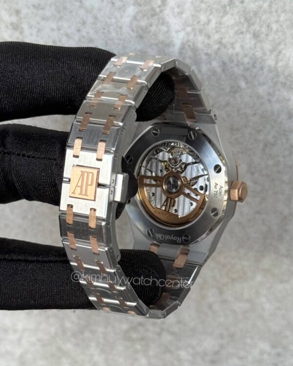 Audemars Piguet Royal Oak (15550SR) White Dial - Image 2